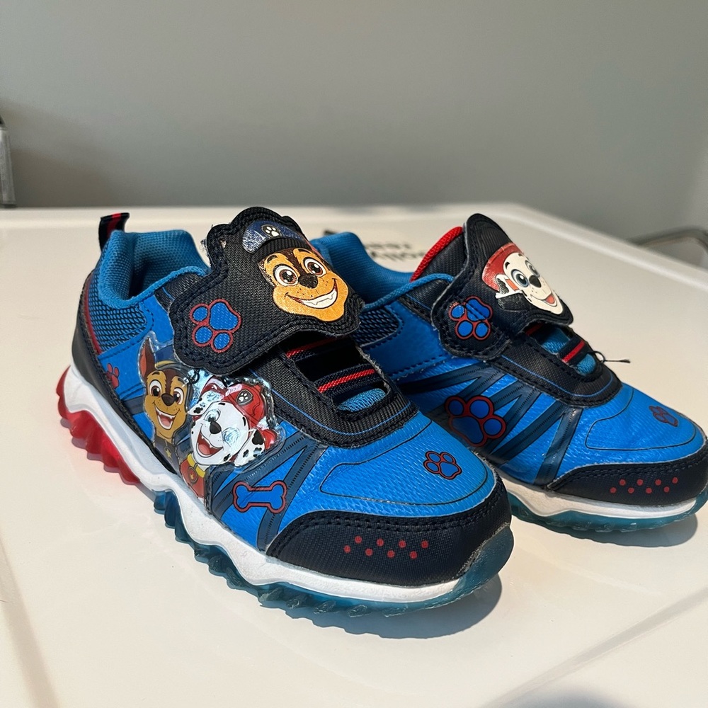 Paw Patrol Lightup Sneakers size 11